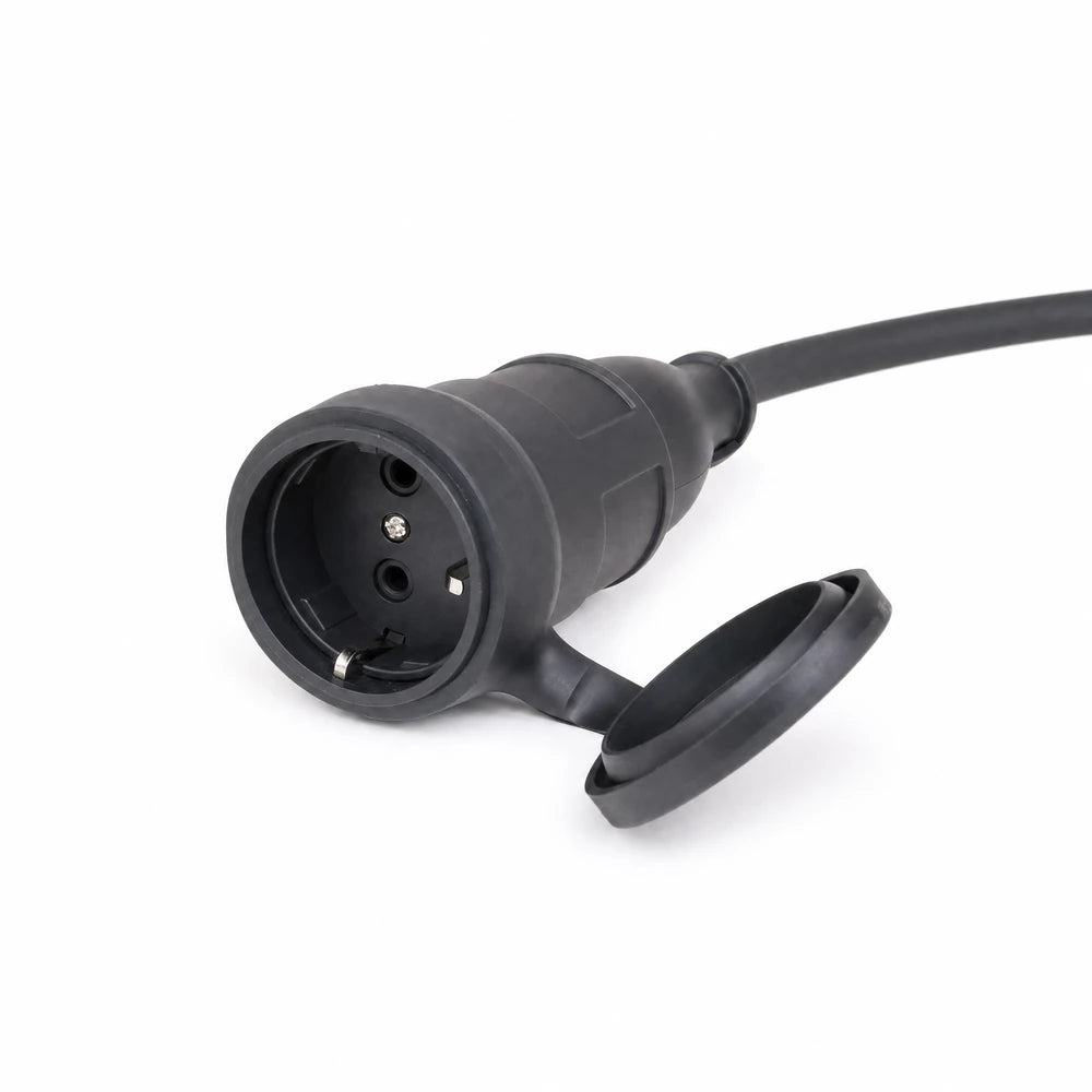 Verloopstekker Type 2 naar Schuko, close-up van het stopcontact met klapdeksel